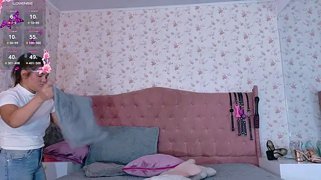 Snapshot of AvrillThomas chatting on March 11, 2025, 2:40 pm AvrillThomas online show from March 11, 2025, 2:40 pm