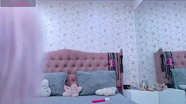 Snapshot of AvrillThomas chatting on March 14, 2025, 3:14 pm AvrillThomas online show from March 14, 2025, 3:14 pm