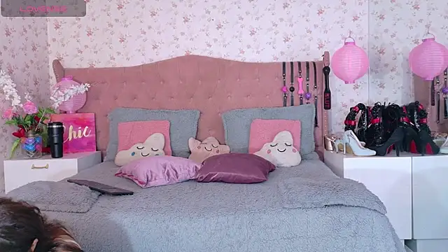 Snapshot of AvrillThomas chatting on March 20, 2025, 2:42 pm AvrillThomas online show from March 20, 2025, 2:42 pm