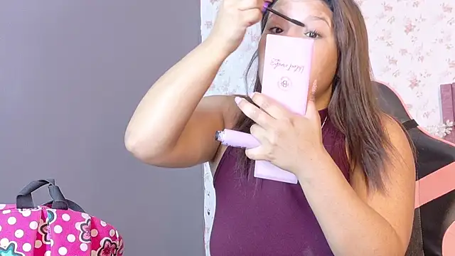 Snapshot of AvrillThomas chatting on October 19, 2025, 3:12 pm AvrillThomas online show from October 19, 2025, 3:12 pm