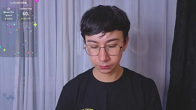 cameron cum online show from April 28, 2026, 10:42 am