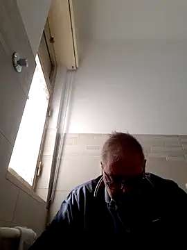 Snapshot of bluangelo chatting on November 6, 2025, 10:05 am bluangelo online show from November 6, 2025, 10:05 am