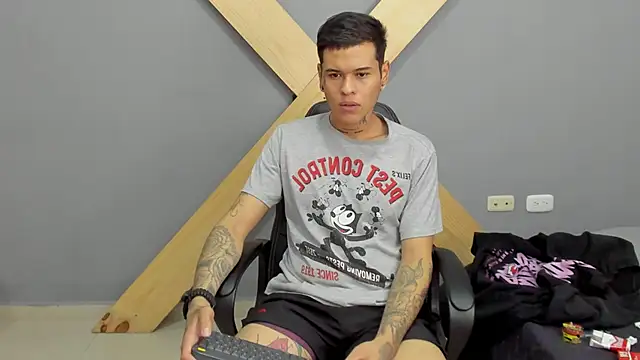 jamesinked  online show from December 16, 2024, 2:49 pm