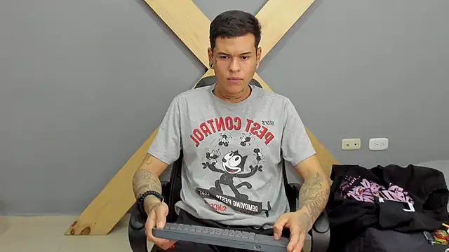 jamesinked  online show from December 16, 2024, 6:16 pm