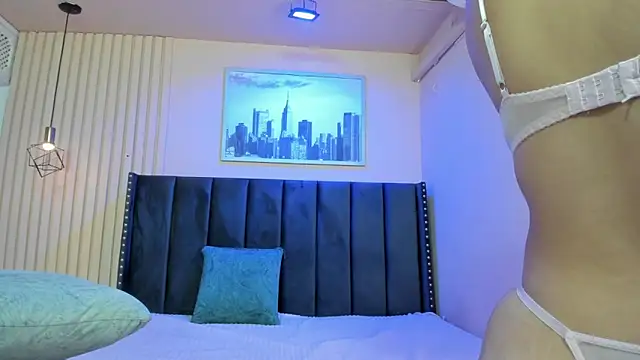 viiolett lee online show from March 3, 2026, 7:42 pm