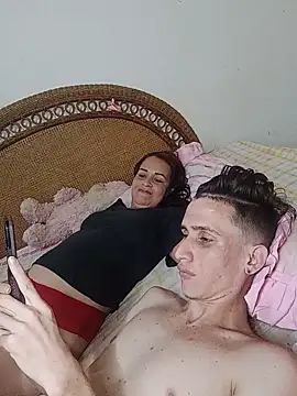 Snapshot of Milfvalesk chatting on December 19, 2024, 8:13 pm Milfvalesk online show from December 19, 2024, 8:13 pm