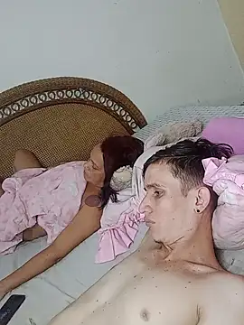 Snapshot of Milfvalesk chatting on January 5, 2025, 4:04 am Milfvalesk online show from January 5, 2025, 4:04 am