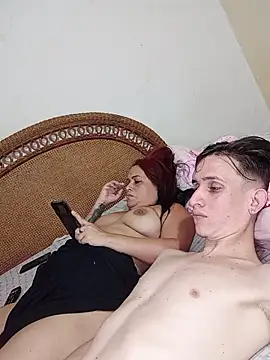 Snapshot of Milfvalesk chatting on March 15, 2025, 5:41 am Milfvalesk online show from March 15, 2025, 5:41 am