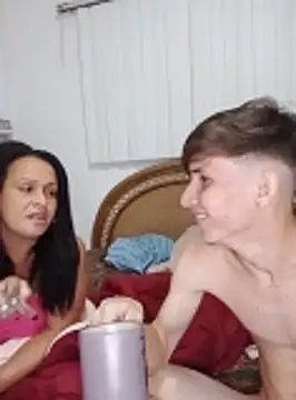 Snapshot of Milfvalesk chatting on October 22, 2025, 2:34 am Milfvalesk online show from October 22, 2025, 2:34 am