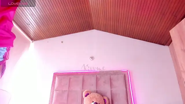 Melody Ds online show from December 21, 2024, 1:32 pm