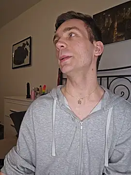 Snapshot of nickdtr chatting on March 12, 2026, 12:17 am nickdtr online show from March 12, 2026, 12:17 am