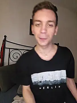 Snapshot of nickdtr chatting on March 18, 2026, 12:14 am nickdtr online show from March 18, 2026, 12:14 am