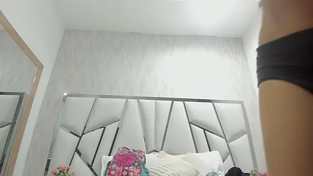 Victoriaa millers online show from October 25, 2025, 7:08 pm