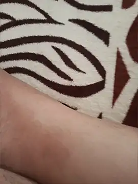 beautiful hands  online show from May 4, 2026, 9:33 pm