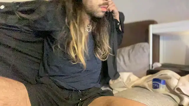 Snapshot of P4RtYBOII92 chatting on February 25, 2026, 6:17 pm P4RtYBOII92 online show from February 25, 2026, 6:17 pm