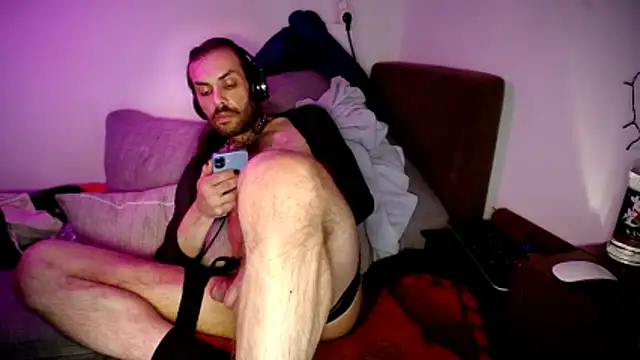 Snapshot of P4RtYBOII92 chatting on March 23, 2026, 7:34 am P4RtYBOII92 online show from March 23, 2026, 7:34 am