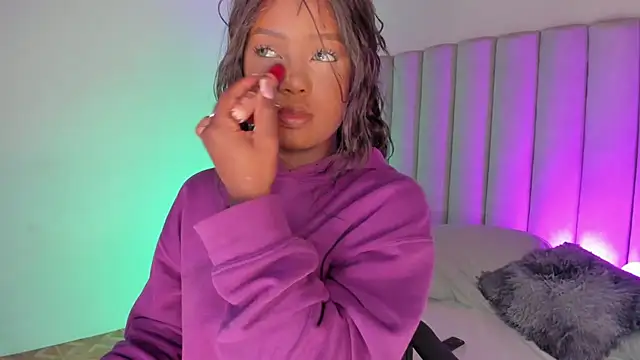 briannajackson  online show from February 15, 2025, 3:28 pm