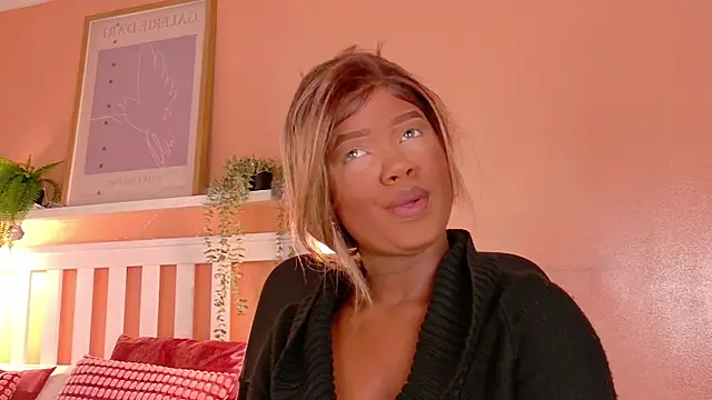 briannajackson  online show from October 9, 2025, 11:41 am