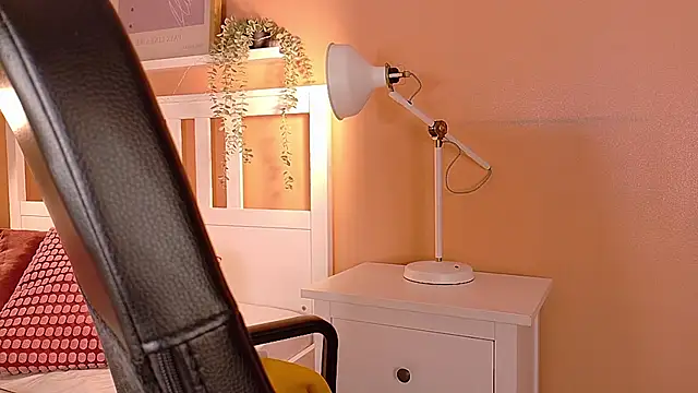 briannajackson  online show from October 11, 2025, 11:42 am