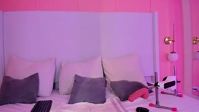 Snapshot of shaina_vasquez chatting on December 15, 2025, 3:55 am shaina vasquez online show from December 15, 2025, 3:55 am