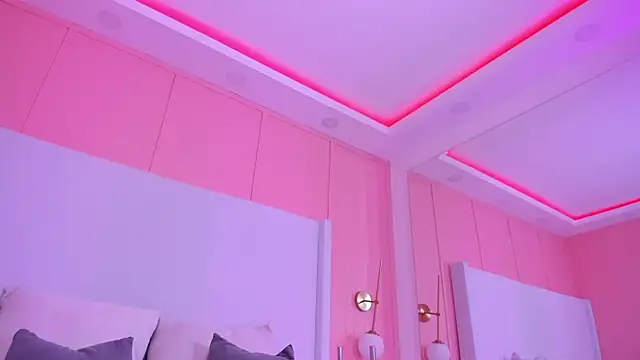 Snapshot of shaina_vasquez chatting on December 21, 2025, 7:32 pm shaina vasquez online show from December 21, 2025, 7:32 pm