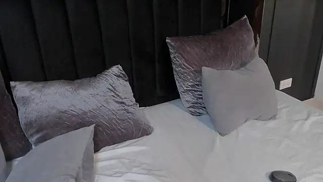 ellen gracee online show from June 14, 2026, 4:58 am