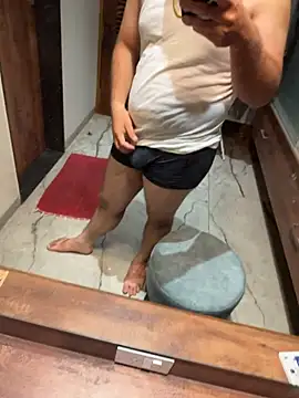 Snapshot of versatile_guy01 chatting on October 20, 2025, 7:03 pm versatile guy01 online show from October 20, 2025, 7:03 pm