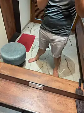 versatile guy01 online show from February 9, 2026, 9:57 am