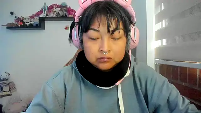 Shaddycute  online show from March 23, 2026, 12:42 pm