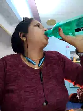 Snapshot of Bhabhi_no-1 chatting on January 12, 2025, 10:43 pm Bhabhi no-1 online show from January 12, 2025, 10:43 pm