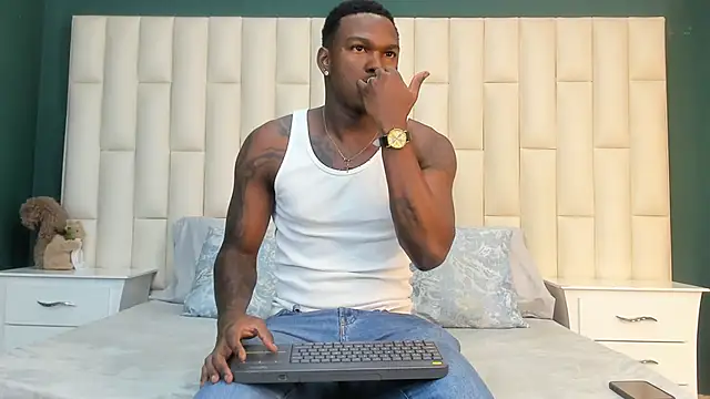 Snapshot of Troykhalil chatting on January 13, 2025, 9:31 pm Troykhalil online show from January 13, 2025, 9:31 pm