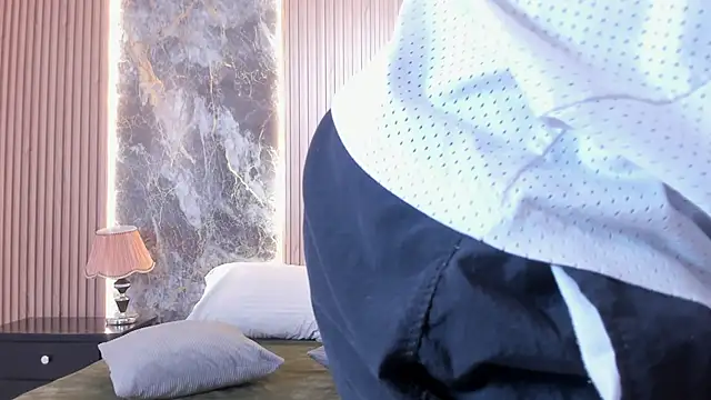 Snapshot of Troykhalil chatting on February 21, 2025, 8:27 pm Troykhalil online show from February 21, 2025, 8:27 pm