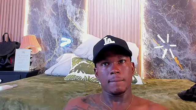 Snapshot of Troykhalil chatting on February 27, 2025, 1:05 am Troykhalil online show from February 27, 2025, 1:05 am