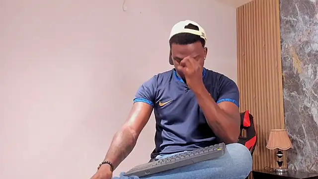 Snapshot of Troykhalil chatting on September 9, 2025, 11:59 pm Troykhalil online show from September 9, 2025, 11:59 pm