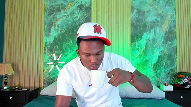 Snapshot of Troykhalil chatting on September 21, 2025, 5:42 am Troykhalil online show from September 21, 2025, 5:42 am