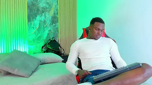 Snapshot of Troykhalil chatting on September 24, 2025, 8:34 pm Troykhalil online show from September 24, 2025, 8:34 pm