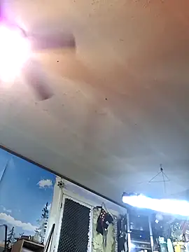 Snapshot of gettinit2wice chatting on April 7, 2026, 1:17 am gettinit2wice online show from April 7, 2026, 1:17 am