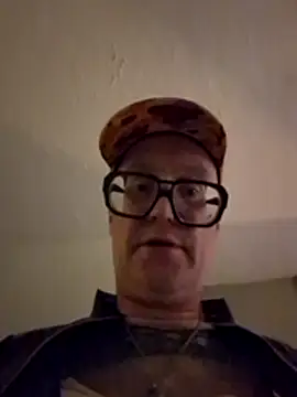 Snapshot of biffboff123 chatting on July 4, 2026, 2:51 am biffboff123 online show from July 4, 2026, 2:51 am