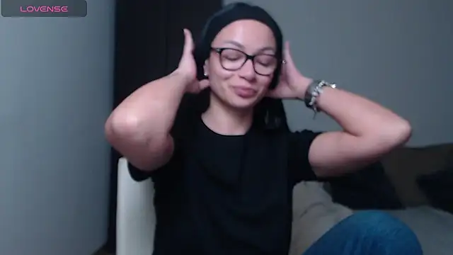 Snapshot of BabySerene chatting on April 6, 2026, 3:37 am BabySerene online show from April 6, 2026, 3:37 am