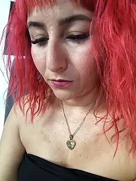 florecita9 online show from April 23, 2026, 5:04 pm