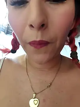 florecita9 online show from April 30, 2026, 6:14 pm