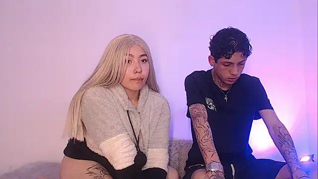 Snapshot of Sebas_And_Mila chatting on September 28, 2025, 2:39 am Sebas And Mila online show from September 28, 2025, 2:39 am