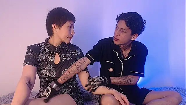 Snapshot of Sebas_And_Mila chatting on October 19, 2025, 7:42 am Sebas And Mila online show from October 19, 2025, 7:42 am