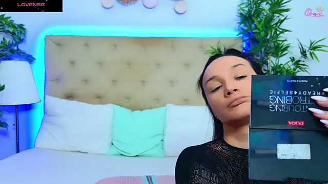 DaliyaArabian online show from January 13, 2026, 1:05 pm