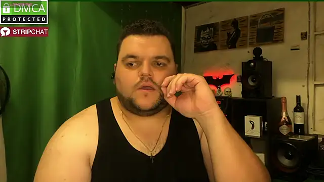 Snapshot of Mikey-HH chatting on December 4, 2024, 9:07 am Mikey-HH online show from December 4, 2024, 9:07 am