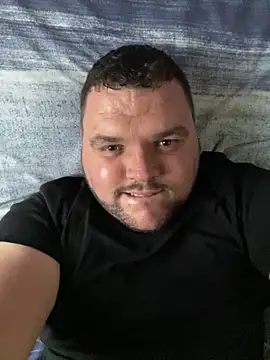 Snapshot of Mikey-HH chatting on February 5, 2025, 4:03 pm Mikey-HH online show from February 5, 2025, 4:03 pm