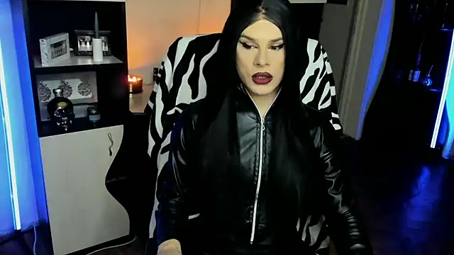 Snapshot of EvelynLexy chatting on March 5, 2026, 6:48 pm EvelynLexy online show from March 5, 2026, 6:48 pm