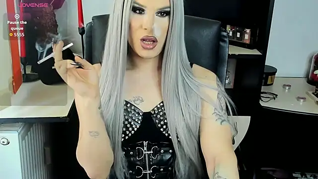 EvelynLexy online show from May 7, 2026, 10:42 am