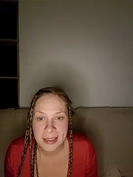 katiestevens online show from October 28, 2025, 9:17 pm