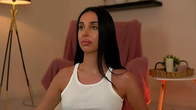 KairaAndrews online show from June 28, 2026, 6:47 pm